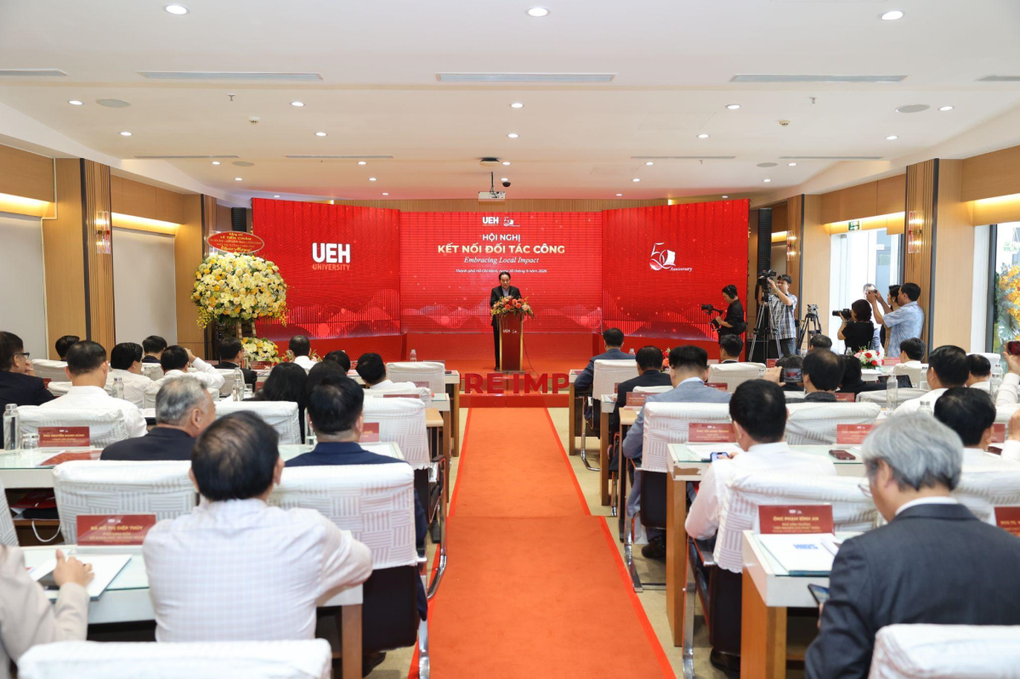 UEH đã công bố Chiến lược kết nối đối tác khu vực công giai đoạn mới tại Hội nghị