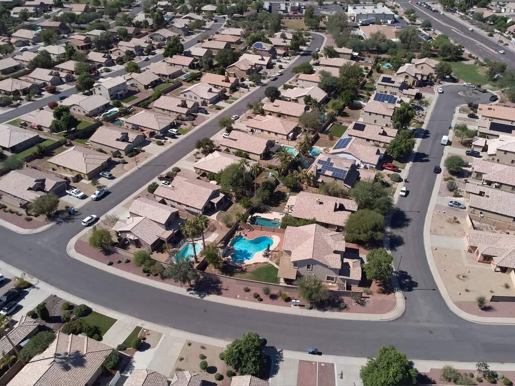 Một khu dân cư tại thị trấn Queen Creek, bang Arizona, Mỹ. Ảnh: Washington Post